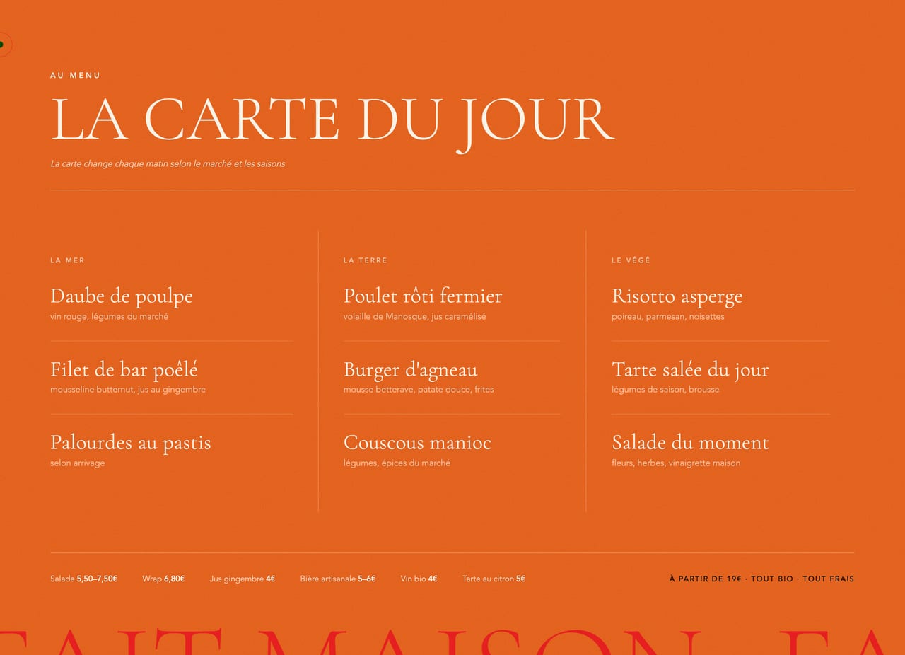 Section « La carte du jour » du site : plats classés en La Mer, La Terre, Le Végé.